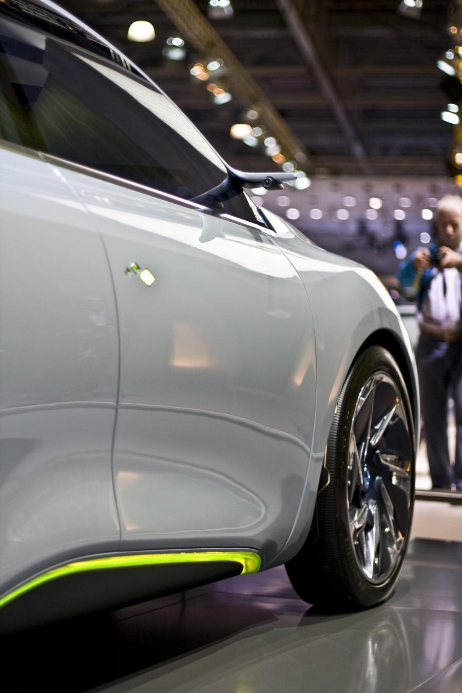  Renault Fluence Z.E. Concept 2009 года  (фото 41 из 103)